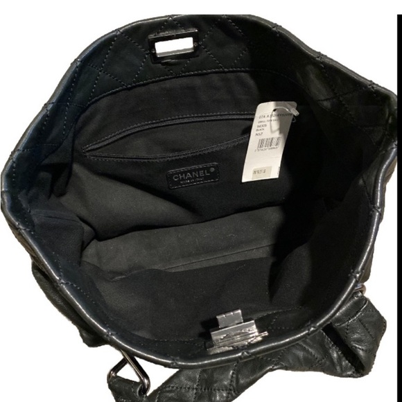 Chanel 2.55 Matelasse Turn Lock Tote Leather Handbag - Picture 5 of 9